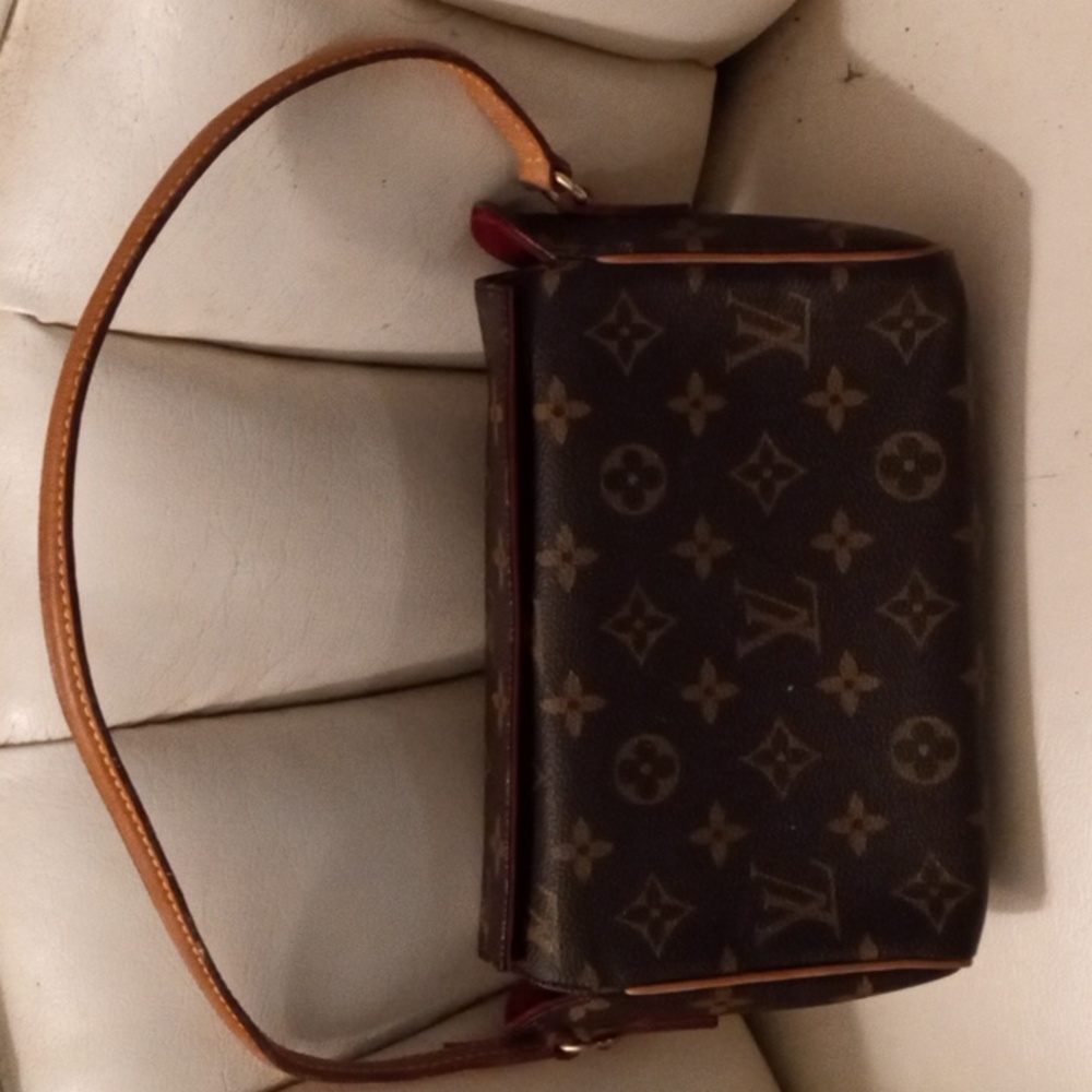 AUTHENTIC Louis Vuitton RECITAL bag